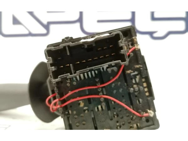 Включатель скорости стеклоочистителей E10670243 Dacia Sandero