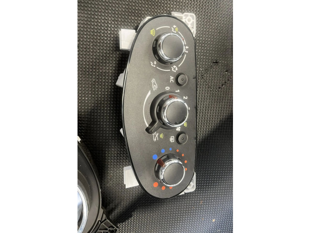 Блок управления климат-контролем    Dacia Duster