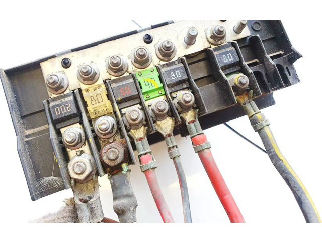 Блок предохранителей  1k0937125a, 0650395170e   Skoda Octavia Mk2 (1Z)    