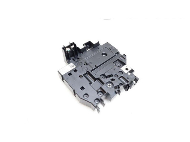 Блок предохранителей  8889877787, 32265898   Lynk & co 01    