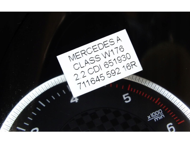 Панель приборов A1769008403   Mercedes-Benz A W176       