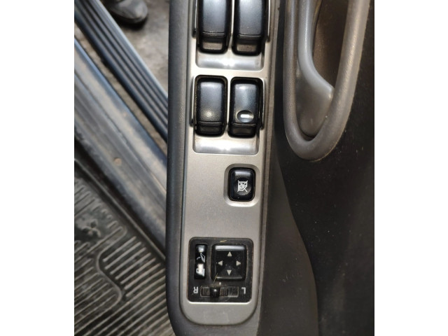 Зеркало электрическое Mitsubishi Montero - года