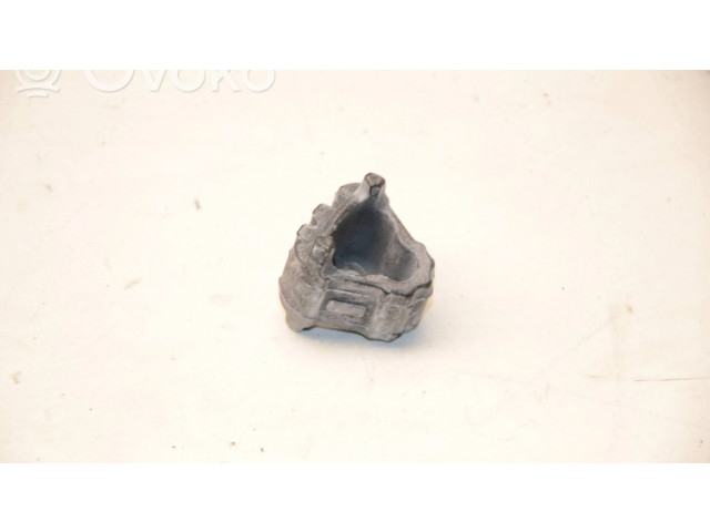 Радиатор (ы) держатель / кронштейн