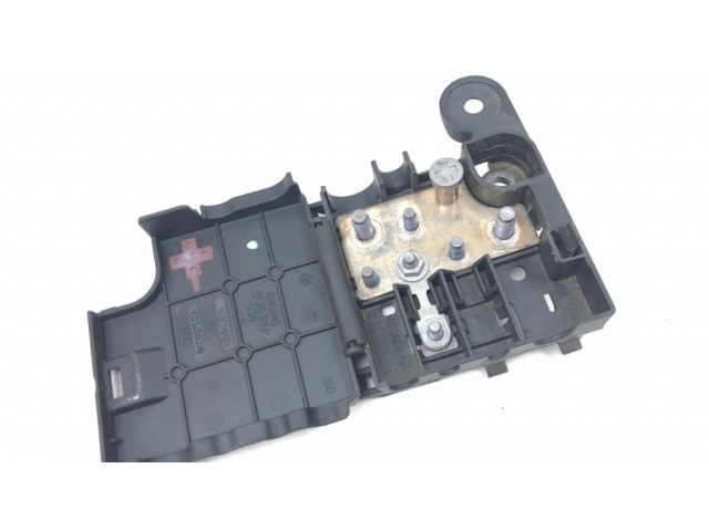 Другая деталь отсека двигателя