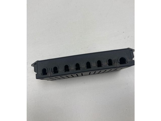 Блок предохранителей 9162323   Volvo V70    