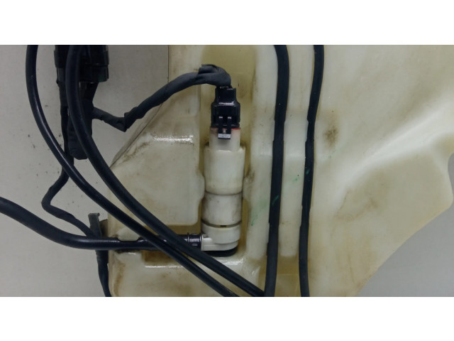 Бачок оконной жидкости