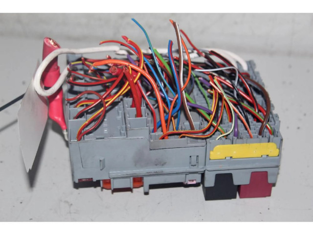 Блок предохранителей    Jeep Renegade    