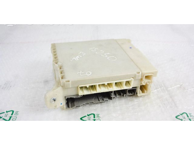 Блок предохранителей 8273053050 Lexus IS 220D-250-350