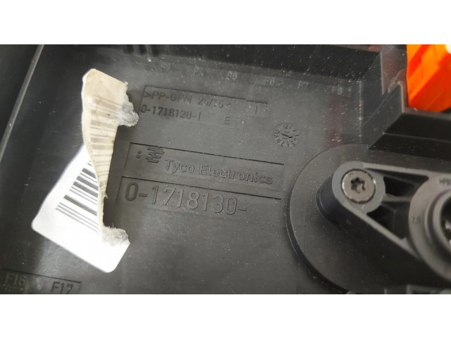 Pojistková skříňka 01718130 Audi A3 S3 A3 Sportback 8P 2006