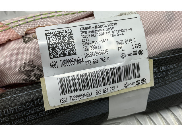 Боковая подушка безопасности 8X3880742A Audi A1