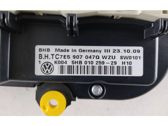 Блок управления климат-контролем 7E5907047Q, 5HB01025929   Volkswagen Transporter  Caravelle T5