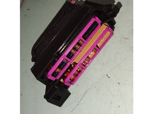 Блок предохранителей 8k0941824   Audi A6 S6 C7 4G    