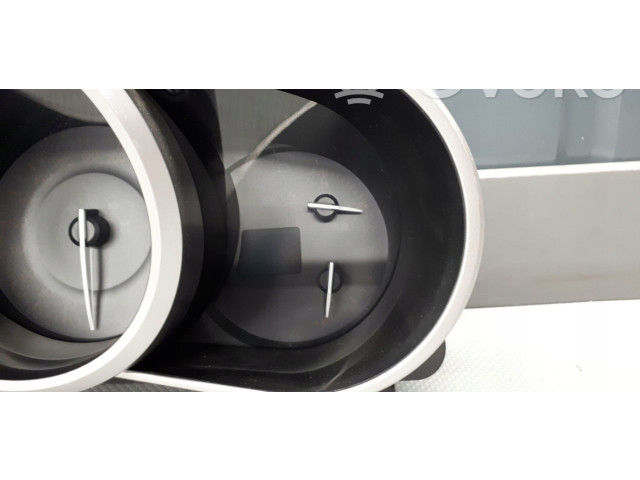 Přístrojová deska Mazda CX-7 2013 JEEH64C