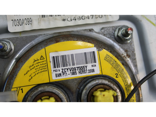 Подушка безопасности водителя 7030A099 Mitsubishi Pajero