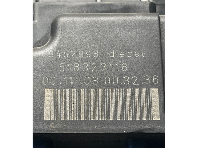 Блок предохранителей 001103003236, 518323118 Volvo V70