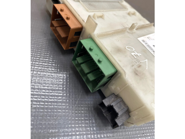 Блок предохранителей 7G9T14C256FA, 30765624AE   Volvo V70    