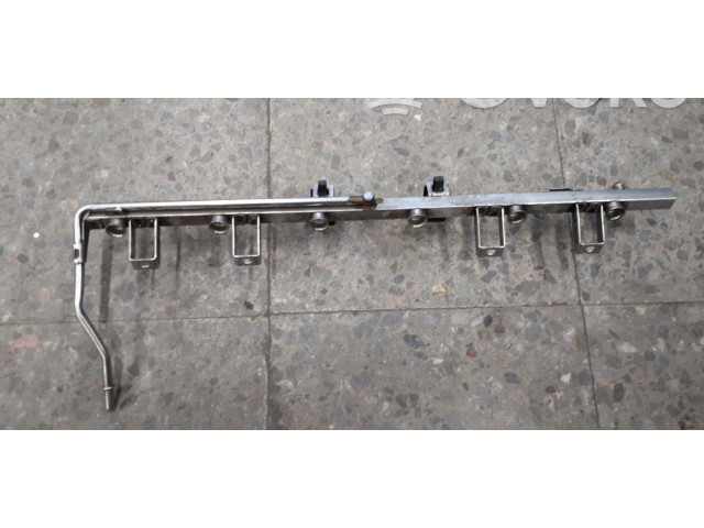 Vstřikovací lišta 143894902 BMW 5 E39