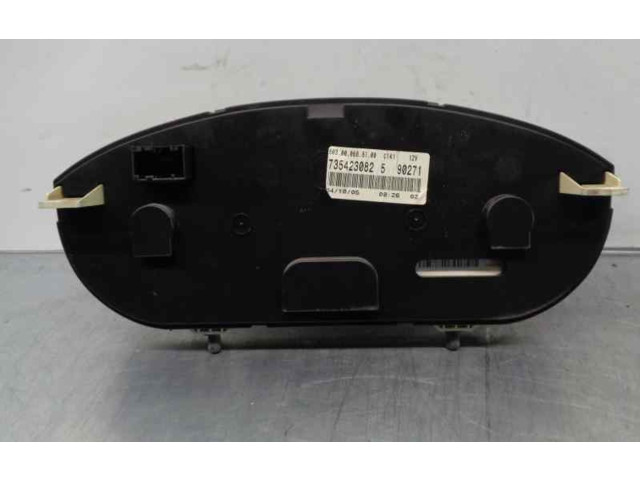 Панель приборов 735423082 Fiat Idea