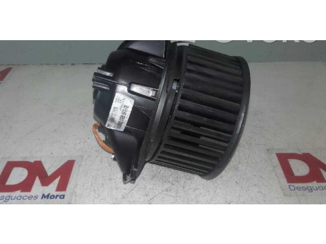 Вентилятор печки    3C0907521F   Audi Q3 8U