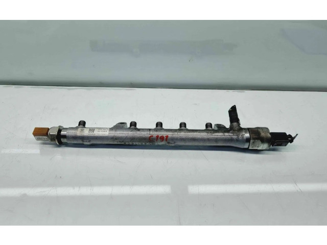 Топливная рампа 03L130089B   Audi A1  