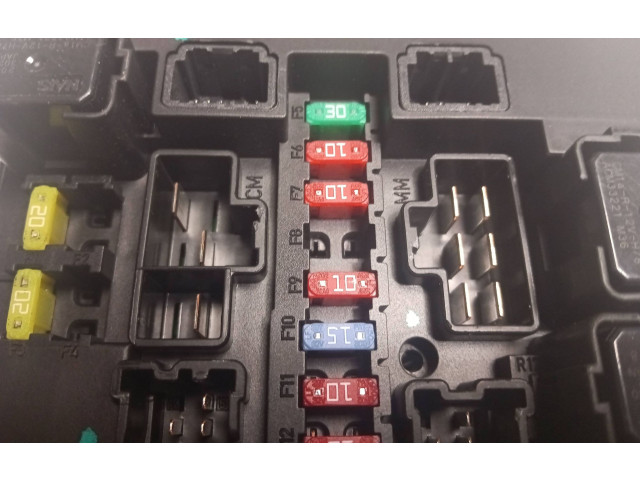 Vstřikovač 284B71KA0B, 1601013097 Nissan Juke I F15 HR16