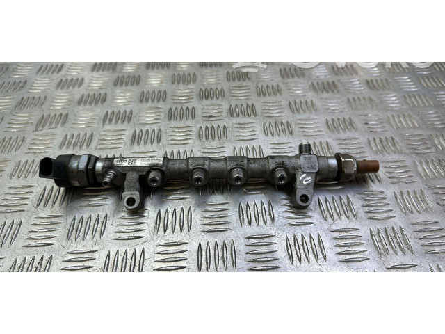 Vstřikovací lišta 057130764H, 24771383 Audi A3 S3 8P