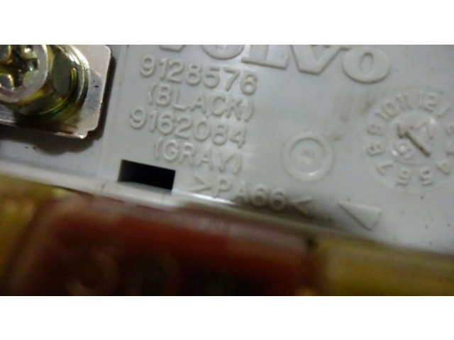 Блок предохранителей 9162084   Volvo S70  V70  V70 XC    