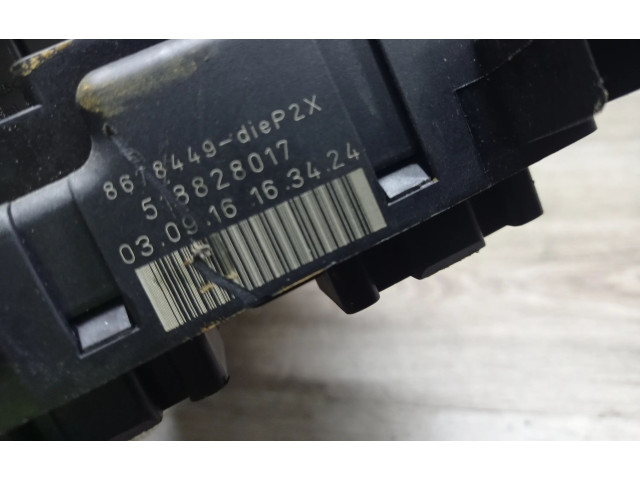 Блок предохранителей 518828017, 8678449   Volvo V70    