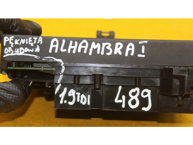 Pojistková skříňka Seat Alhambra (Mk1) 2003