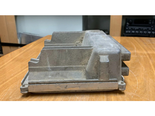 Блок управления двигателя 12200411 GMC Sierra 1000