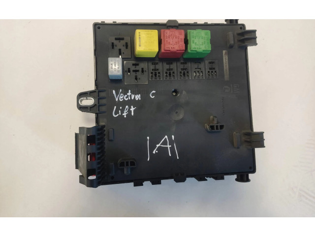 Pojistková skříňka Řídící jednotka BSM 13205779 Opel Vectra 1999