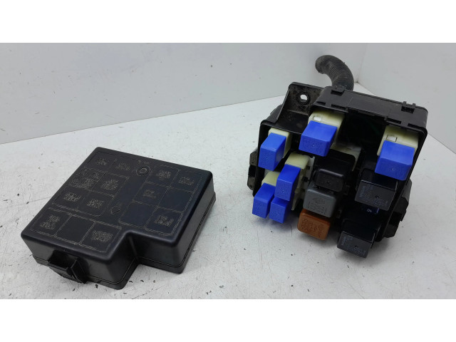 Pojistková skříňka Infiniti QX70 S51 2015