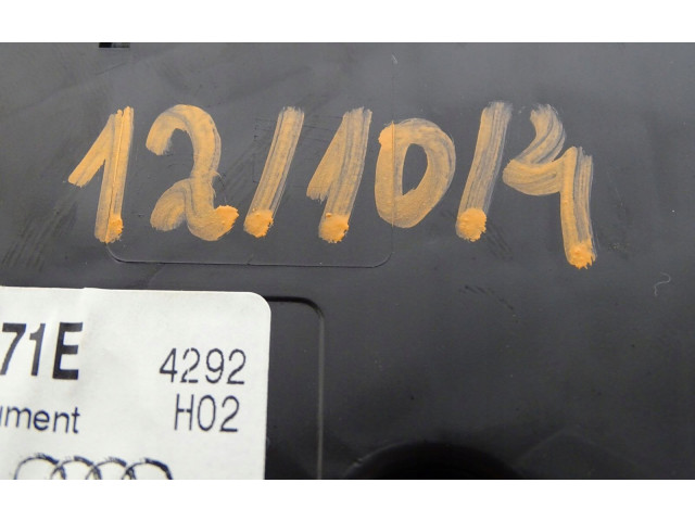 Панель приборов 8V0920971E   Audi A3 S3 8V       