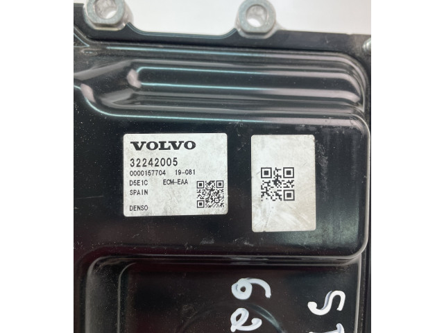 Блок управления двигателем Блок управления 32242005   Volvo V70