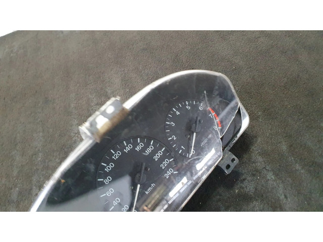 Панель приборов GE6WD   Mazda 626       