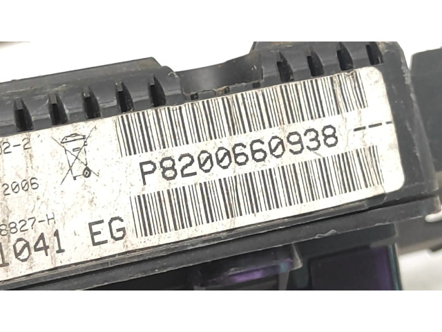 Přístrojová deska  Renault Espace IV 2004 P8200660938  