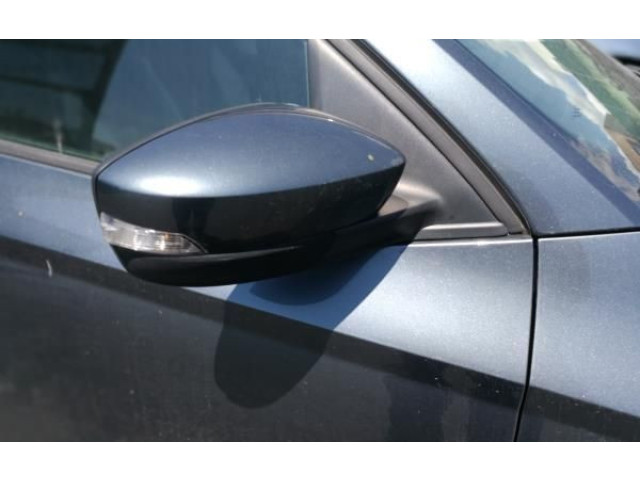 Зеркало электрическое Skoda Fabia Mk3 (NJ) 2015 - 2021 года