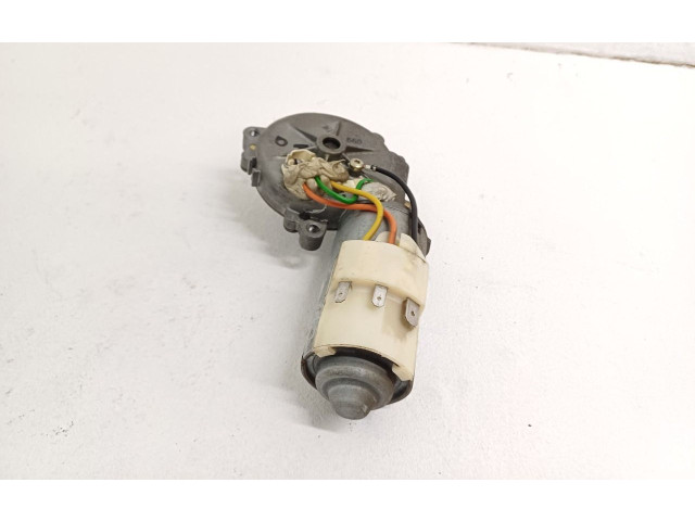 Моторчик заднего дворника 1358011    Volvo 940