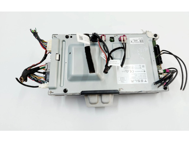 Řídící jednotka 166786-05-C   Tesla Model 3 2021