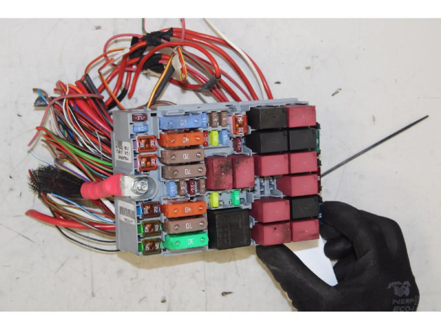 Блок предохранителей    Jeep Renegade    