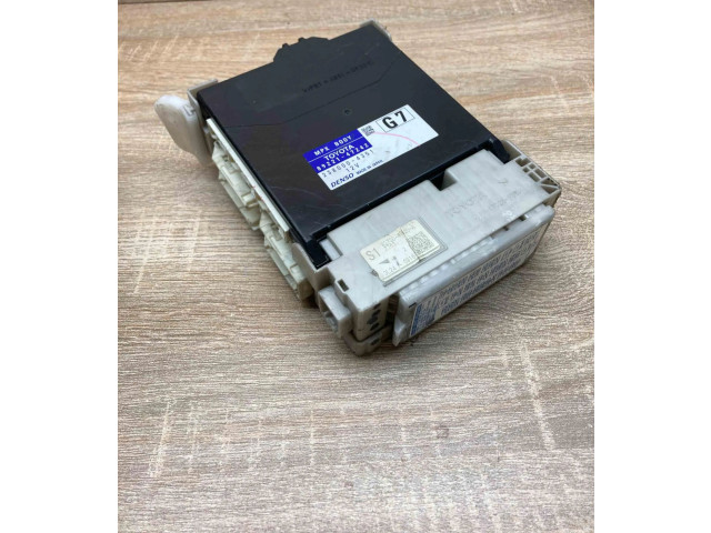 Блок предохранителей  8922147242, 8273047420A   Toyota Corolla Verso AR10    