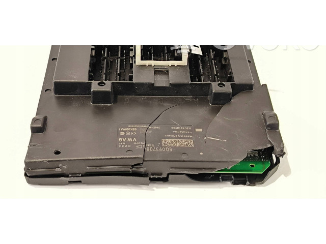 Блок комфорта 5Q0937084CF Skoda Superb B8 (3V)