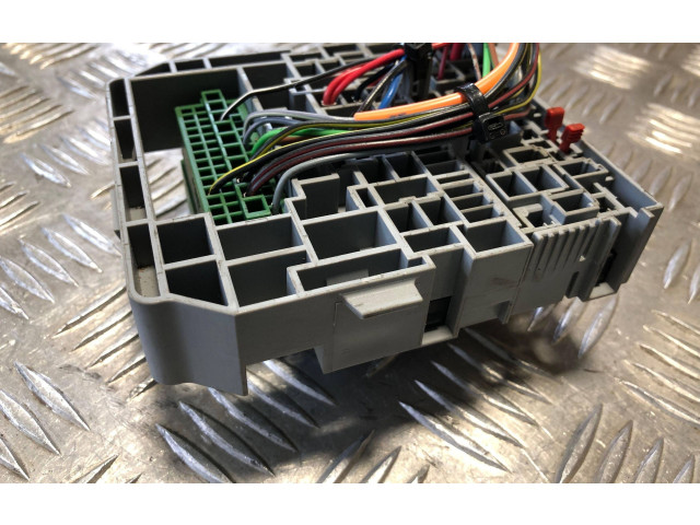 Блок предохранителей 13172923000   Opel Meriva A    