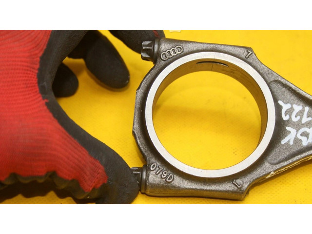 Píst Audi A4 S4 B6 8E 8H