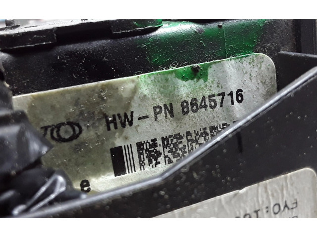 Блок предохранителей 8645716 Volvo S80