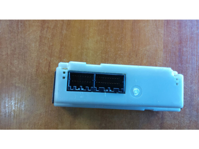 Блок управления климат-контролем K19Z0GE4V, 7J08E05 Mazda 626