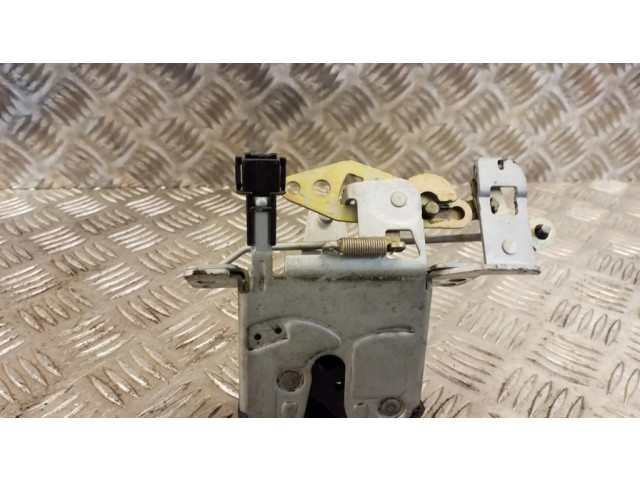 Замок задней крышки