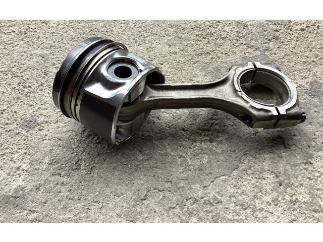 Píst Toyota RAV 4 (XA30)