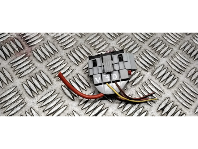 Блок предохранителей    Volvo V70    