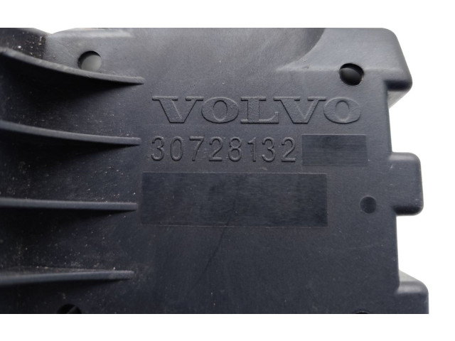 Блок предохранителей 30728132   Volvo XC90    